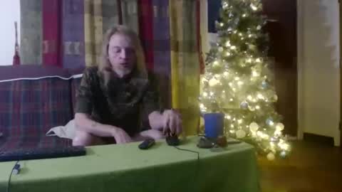 Snapshot of mr_happy12 chatting on 12.26.24 mr_happy12 online show from 12.26.24