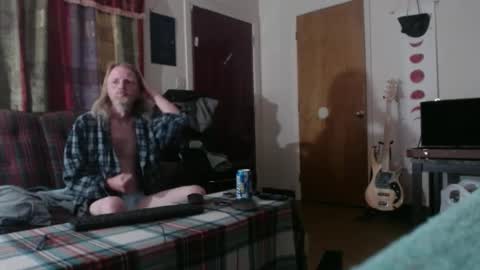 Snapshot of mr_happy12 chatting on 10.02.25 mr_happy12 online show from 10.02.25