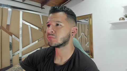 Snapshot of mr_mikee_ chatting on 02.04.25 MIKEE online show from 02.04.25