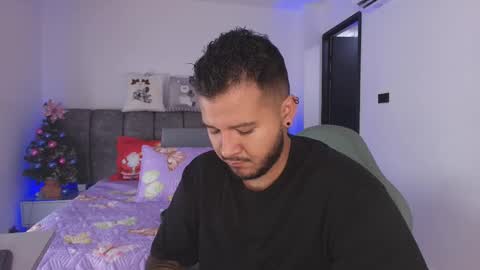 Snapshot of mr_mikee_ chatting on 01.06.26 MIKEE online show from 01.06.26