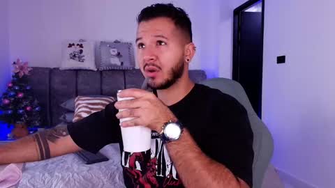 Snapshot of mr_mikee_ chatting on 01.09.26 MIKEE online show from 01.09.26