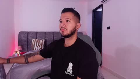 Snapshot of mr_mikee_ chatting on 01.17.26 MIKEE online show from 01.17.26