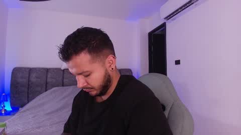 Snapshot of mr_mikee_ chatting on 02.01.26 MIKEE online show from 02.01.26