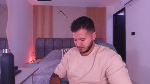 MIKEE online show from 02.11.26