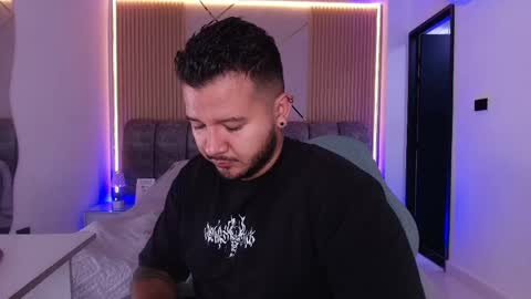 MIKEE online show from 04.23.26