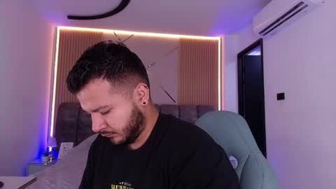 MIKEE online show from 04.28.26