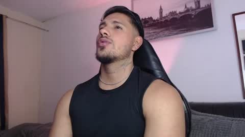 Snapshot of mr_real_aaron chatting on 06.12.26 AARON online show from 06.12.26
