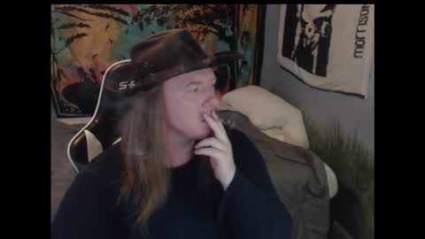 Snapshot of mr_strawberry chatting on 10.14.25 mr_strawberry online show from 10.14.25