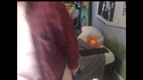 Snapshot of mr_strawberry chatting on 10.25.25 mr_strawberry online show from 10.25.25