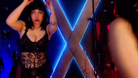 Snapshot of mranii_queen_bdsm_ chatting on 11.20.25 mranii_queen_bdsm_ online show from 11.20.25