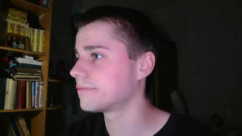 Snapshot of mrbepsik chatting on 04.12.26 Mr Roman online show from 04.12.26