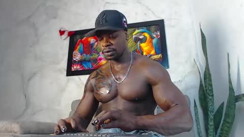 Snapshot of mrbyronstallion chatting on 09.18.25 byron online show from 09.18.25