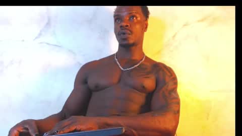 Snapshot of mrbyronstallion chatting on 09.29.25 byron online show from 09.29.25