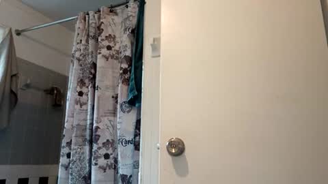 Snapshot of mrgoodbarr23 chatting on 12.18.25 FRESH MEAT TELL ME WHAT YOU WANNA SEE online show from 12.18.25