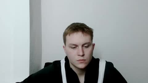 Snapshot of mrheat_ chatting on 02.14.26 Max online show from 02.14.26