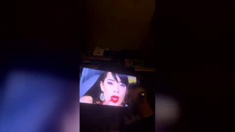 Snapshot of mrhetzer chatting on 12.21.25 mrhetzer online show from 12.21.25