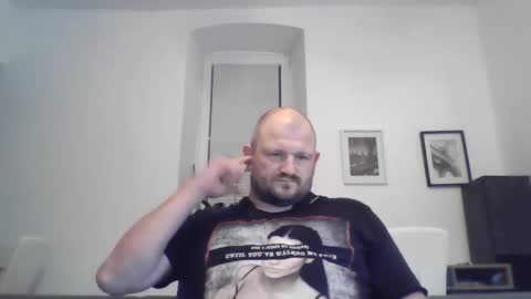 Snapshot of mrhotsex69 chatting on 09.21.25 mrhotsex69 online show from 09.21.25