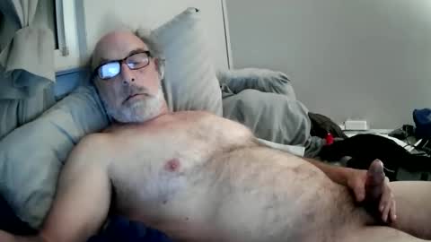 Snapshot of mrjames59 chatting on 01.04.25 mrjames59 online show from 01.04.25