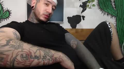 Snapshot of mrmanny__ chatting on 01.27.25 mrmanny__ online show from 01.27.25