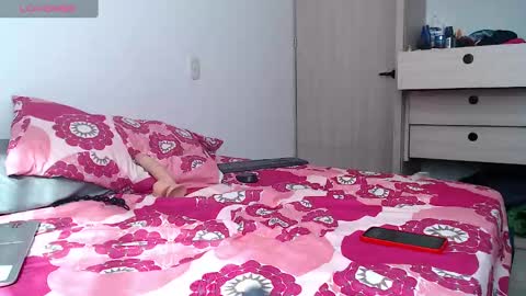 Snapshot of mrmickke chatting on 12.06.24 INDEPENDT MODEL - Twitter mrmickke online show from 12.06.24