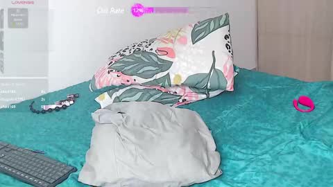 Snapshot of mrmickke chatting on 03.03.25 INDEPENDT MODEL - Twitter mrmickke online show from 03.03.25