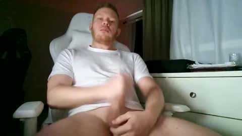 Snapshot of mrricky87 chatting on 10.31.25 mrricky87 online show from 10.31.25