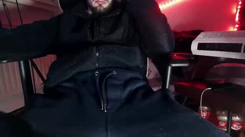 Snapshot of mrrogu3 chatting on 12.18.25 MrRogue online show from 12.18.25