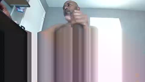 Snapshot of mrshowtime69 chatting on 09.10.25 MrShowtime69 online show from 09.10.25