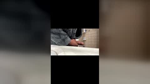 Snapshot of mrslowstroke209 chatting on 12.05.25 mrslowstroke209 online show from 12.05.25