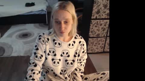 Snapshot of mrsluck chatting on 02.08.26 Sasha online show from 02.08.26