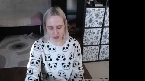 Snapshot of mrsluck chatting on 02.18.26 Sasha online show from 02.18.26