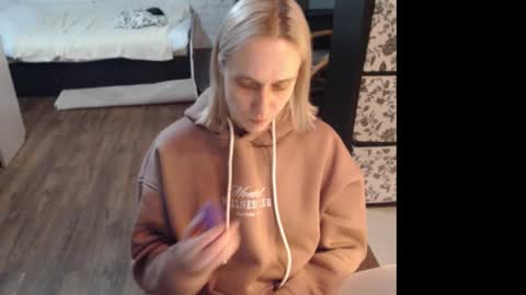 Snapshot of mrsluck chatting on 02.22.26 Sasha online show from 02.22.26