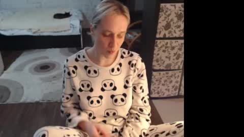 Snapshot of mrsluck chatting on 03.05.26 Sasha online show from 03.05.26