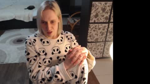 Snapshot of mrsluck chatting on 03.09.26 Sasha online show from 03.09.26