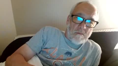 Snapshot of mrtease5 chatting on 04.22.26 mrtease5 online show from 04.22.26