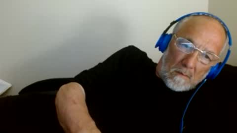 Snapshot of mrtease5 chatting on 04.28.26 mrtease5 online show from 04.28.26