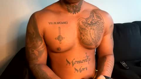 Snapshot of mrthickandfit chatting on 01.05.25 Tatd and Fit online show from 01.05.25