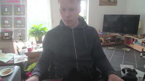 Snapshot of mrzaasch chatting on 03.20.26 Sascha online show from 03.20.26