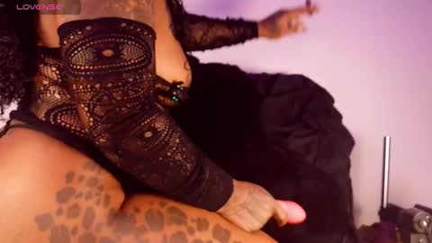 Snapshot of ms_booty_boop chatting on 12.16.25 Ms Booty Boop online show from 12.16.25