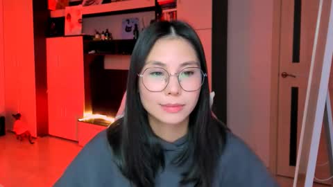 Snapshot of ms_emily_ chatting on 10.15.25 ms_emily_ online show from 10.15.25