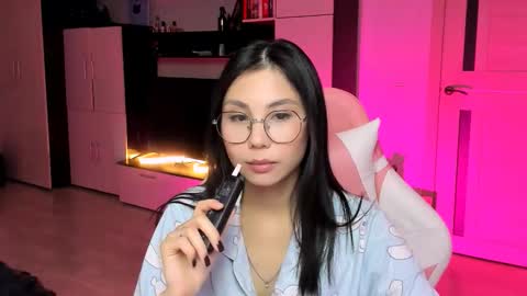 Snapshot of ms_emily_ chatting on 11.27.25 ms_emily_ online show from 11.27.25