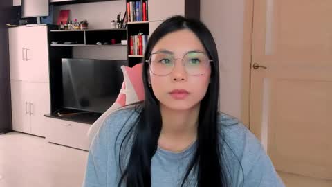 ms_emily_ online show from 05.18.26