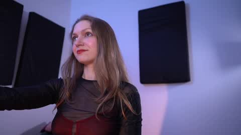 Snapshot of ms_lorelei chatting on 04.18.26 Lore online show from 04.18.26