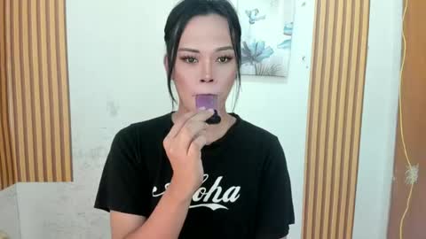 Snapshot of ms_selenaxx chatting on 06.18.26 selena online show from 06.18.26