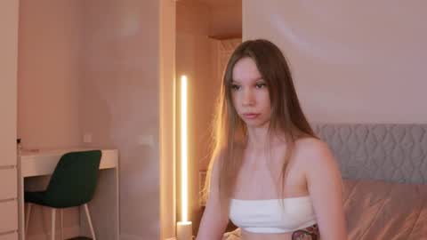 Snapshot of msaura chatting on 10.17.25 Svetlana online show from 10.17.25