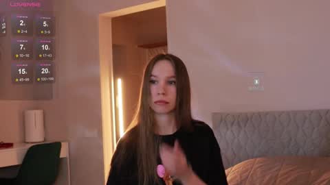 Snapshot of msaura chatting on 12.23.25 Svetlana online show from 12.23.25