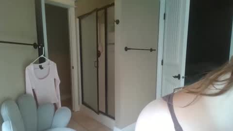 msfreckles92 online show from 05.29.26
