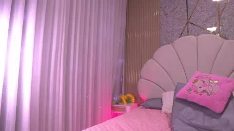 Manuela  online show from 04.25.26