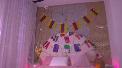 Snapshot of mssburbuja chatting on 06.21.26 Manuela online show from 06.21.26