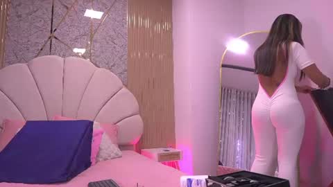 Snapshot of mssburbuja chatting on 07.24.26 Manuela online show from 07.24.26